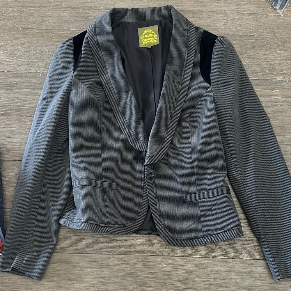 Chic Black Pinstripe Blazer